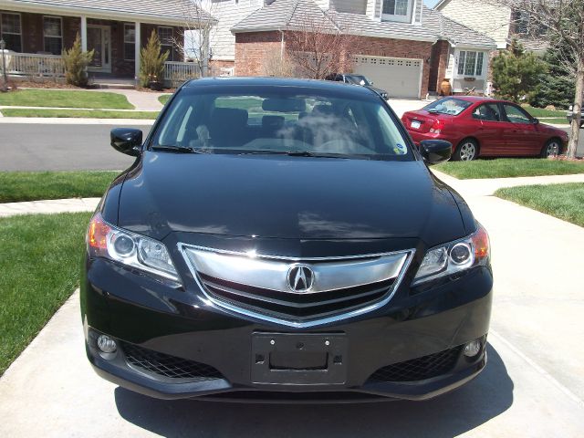 2013 Acura ILX 2dr 3.8L Auto Track