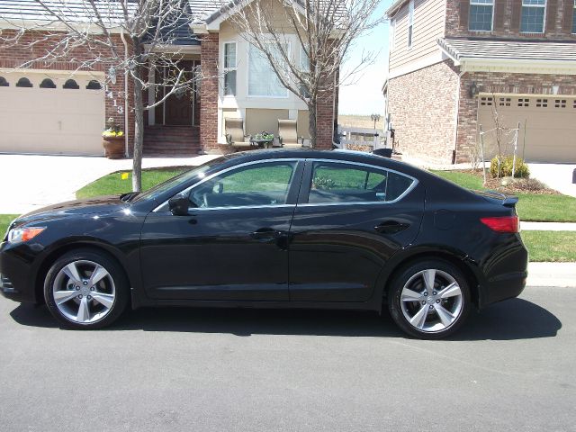 2013 Acura ILX 2dr 3.8L Auto Track