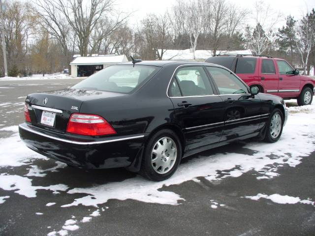 2004 Acura RL LE