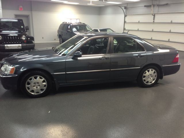 2004 Acura RL 4dr Laredo 4WD 4x4 SUV