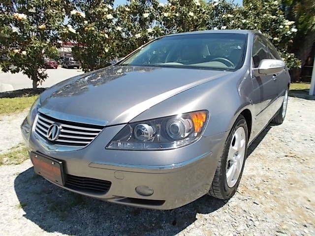 2005 Acura RL 4dr Laredo 4WD 4x4 SUV