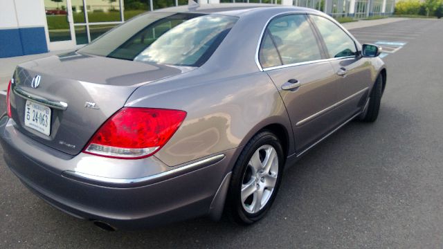 2005 Acura RL 4dr Laredo 4WD 4x4 SUV