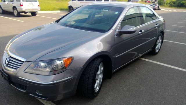 2005 Acura RL 4dr Laredo 4WD 4x4 SUV