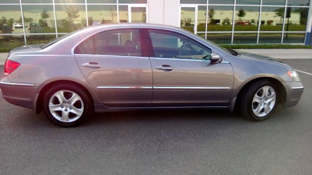 2005 Acura RL 4dr Laredo 4WD 4x4 SUV