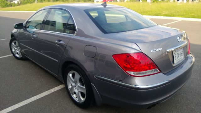 2005 Acura RL 4dr Laredo 4WD 4x4 SUV