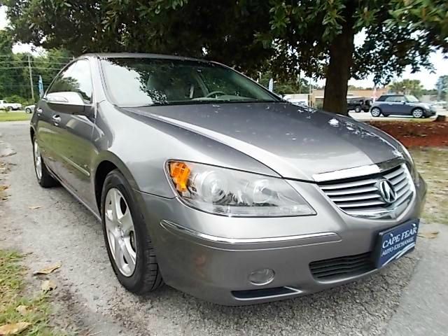 2005 Acura RL 4dr Laredo 4WD 4x4 SUV