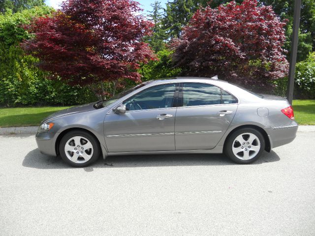 2005 Acura RL 4dr Laredo 4WD 4x4 SUV