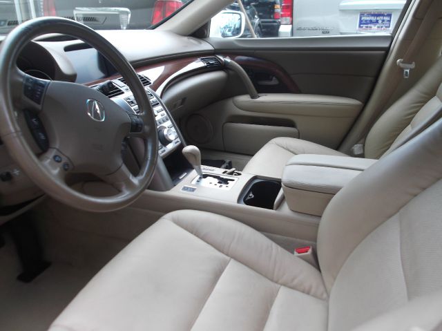 2005 Acura RL 4dr Laredo 4WD 4x4 SUV