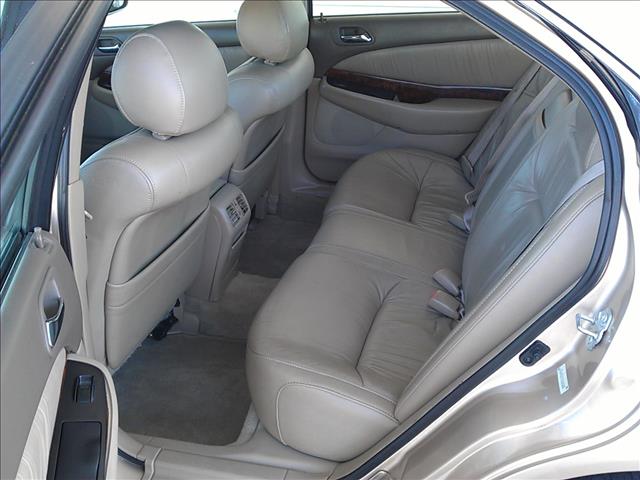 2000 Acura TL XLT 4WD Third Row Seat