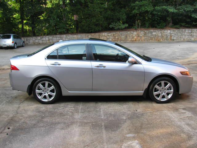 2005 Acura TSX LTW/ Captain Chairs