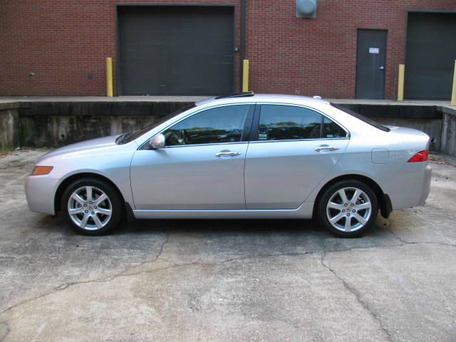 2005 Acura TSX LTW/ Captain Chairs