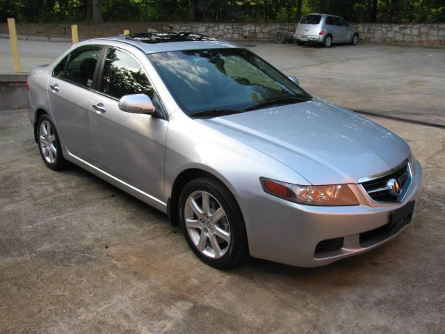 2005 Acura TSX LTW/ Captain Chairs