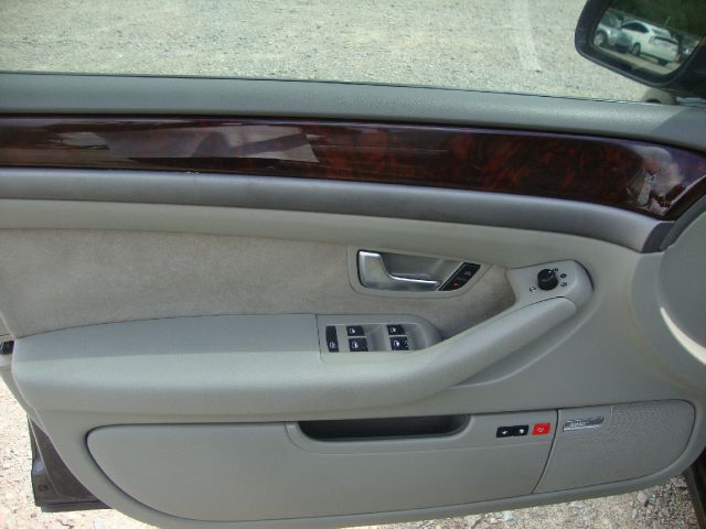 2004 Audi A8 ESi