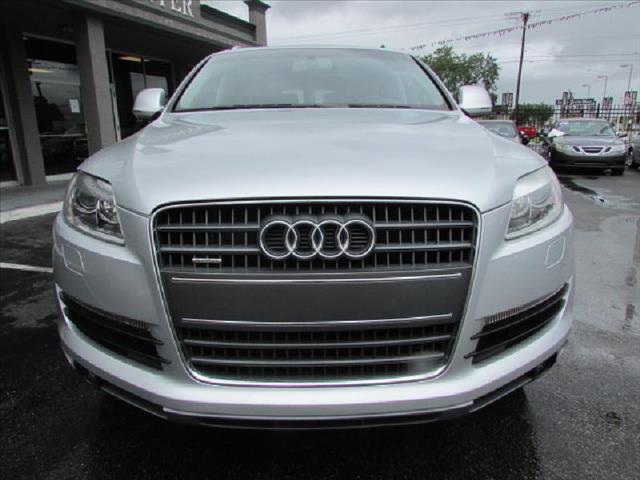 2007 Audi Q7 Crew Cab 126.0 Inch WB 4WD 1SC SLE Z85 4x4 Truck