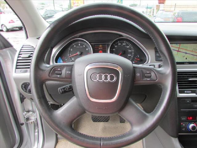 2007 Audi Q7 Crew Cab 126.0 Inch WB 4WD 1SC SLE Z85 4x4 Truck