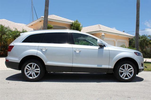 2008 Audi Q7 SLT ~ 3rd Row Leather DVD