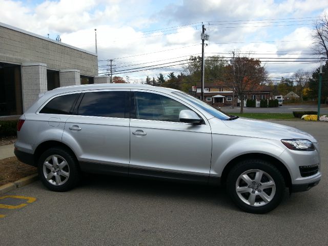 2011 Audi Q7 4dr Sdn Man Late Avail