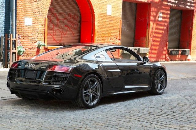 2012 Audi R8 Luxury Sport Pkg