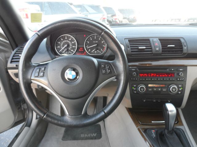 2009 BMW 1 series 2.5L SE