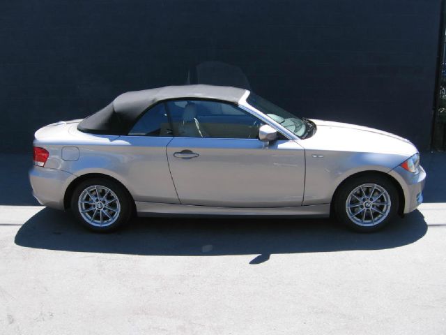 2011 BMW 1 series 2.5L SE