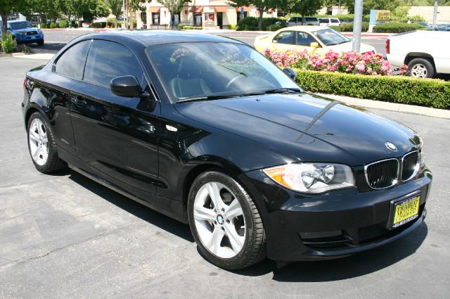 2011 BMW 1 series 2.5L SE