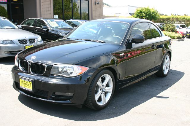 2011 BMW 1 series 2.5L SE