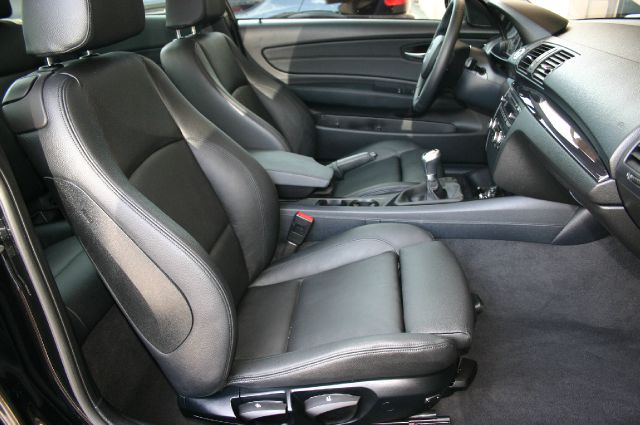 2011 BMW 1 series 2.5L SE