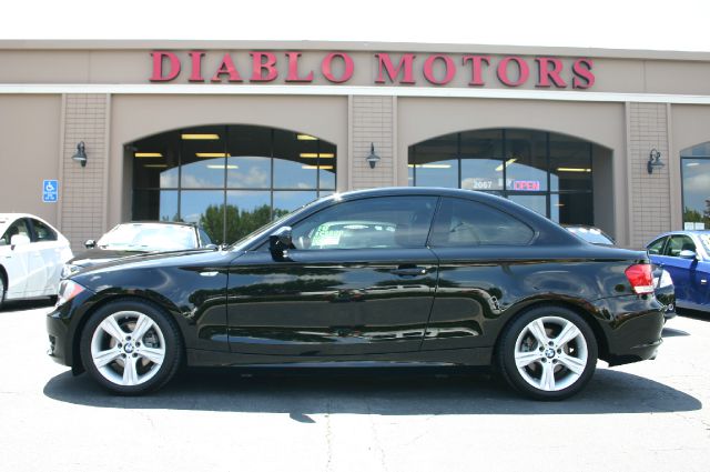 2011 BMW 1 series 2.5L SE