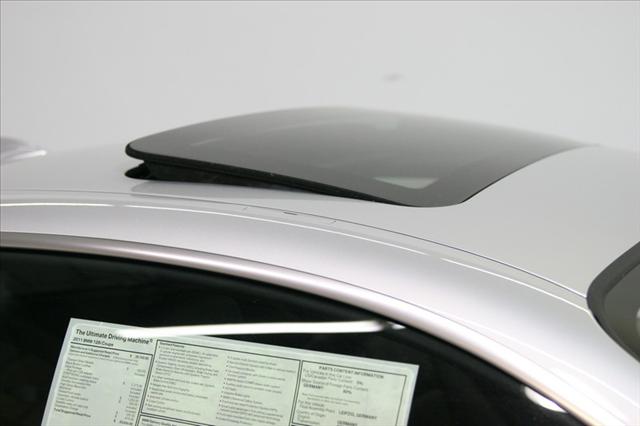 2011 BMW 1 series Leather ROOF