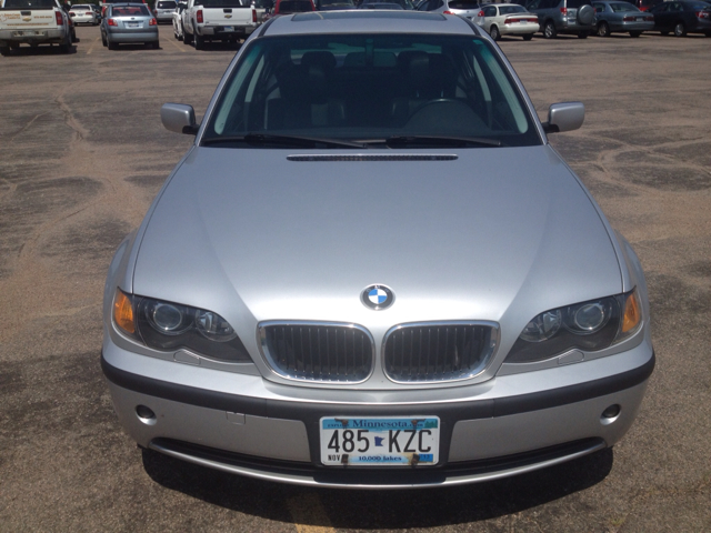 2002 BMW 3-Series 2WD 4dr Heat