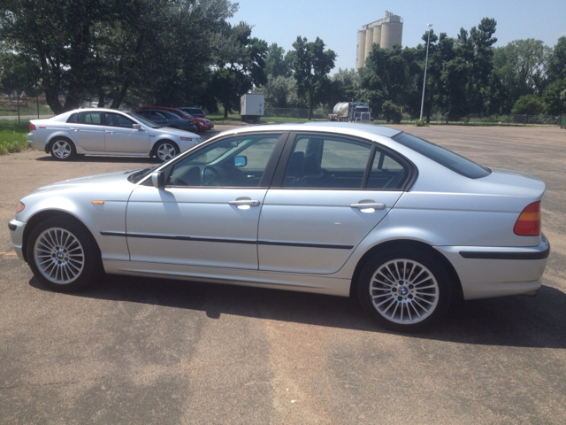 2002 BMW 3-Series 2WD 4dr Heat