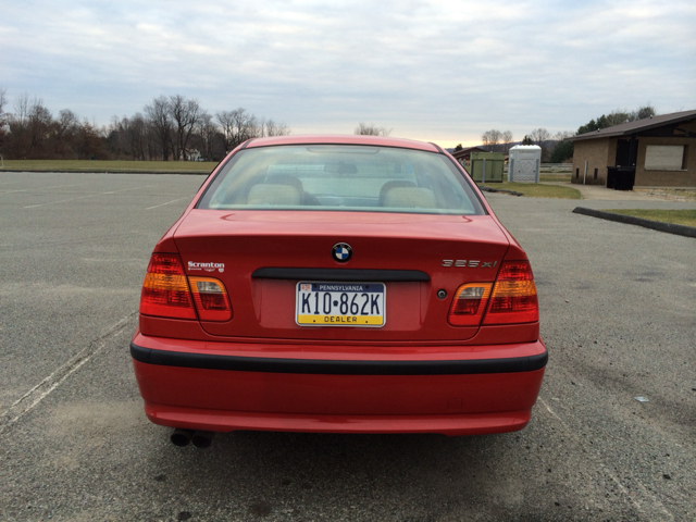 2002 BMW 3-Series 2WD 4dr Heat