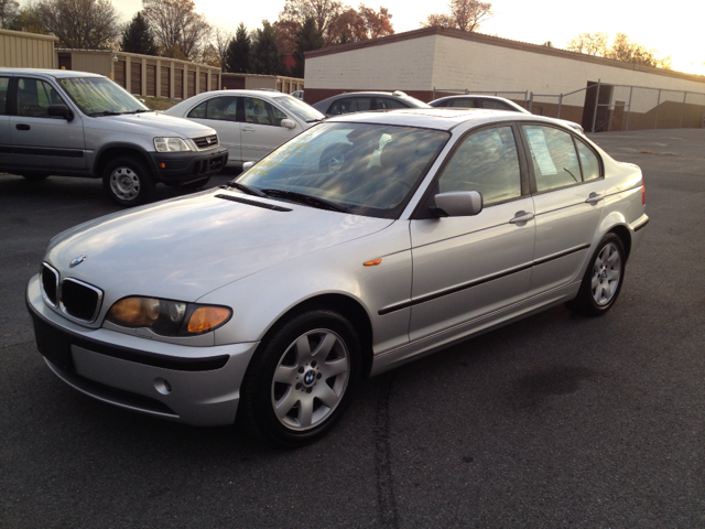 2003 BMW 3-Series 2WD 4dr Heat