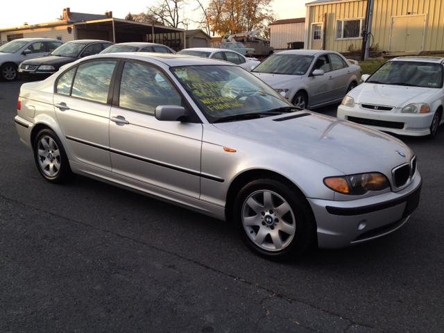 2003 BMW 3-Series 2WD 4dr Heat