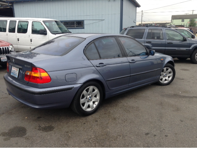 2003 BMW 3-Series STX XL XLT FX2 Lariat