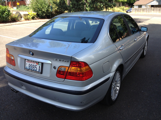 2003 BMW 3-Series 4WD 4dr Heat