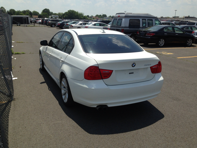 2010 BMW 3-Series EXT WB W/1sb PKG