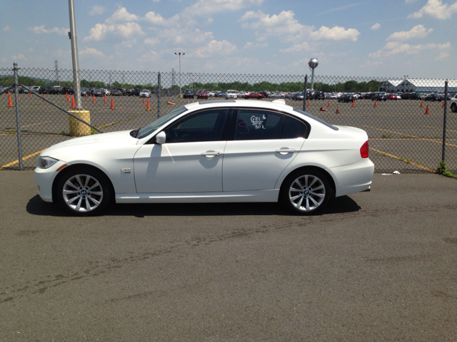 2010 BMW 3-Series EXT WB W/1sb PKG