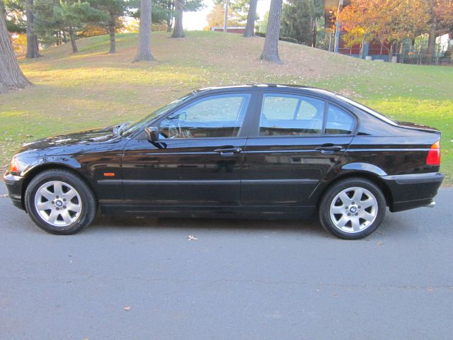 2001 BMW 3 series 323i 4dr Sdn Sedan