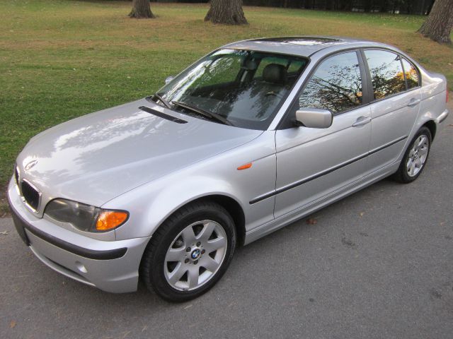 2002 BMW 3 series 2WD 4dr Heat