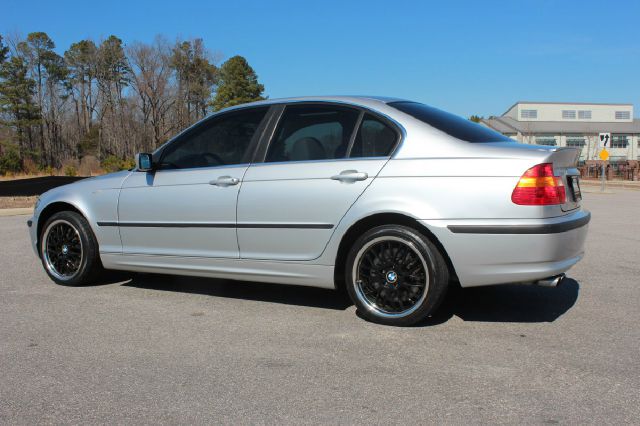 2002 BMW 3 series 4WD 4dr Heat