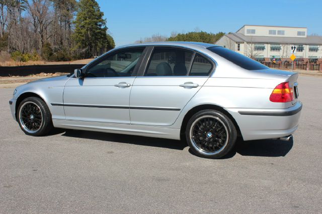 2002 BMW 3 series 4WD 4dr Heat