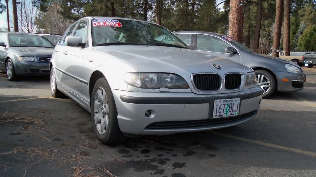 2002 BMW 3 series 2WD 4dr Heat