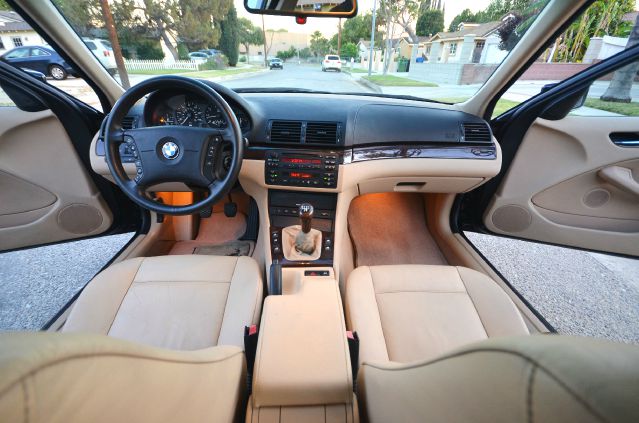 2002 BMW 3 series 323i 4dr Sdn Sedan