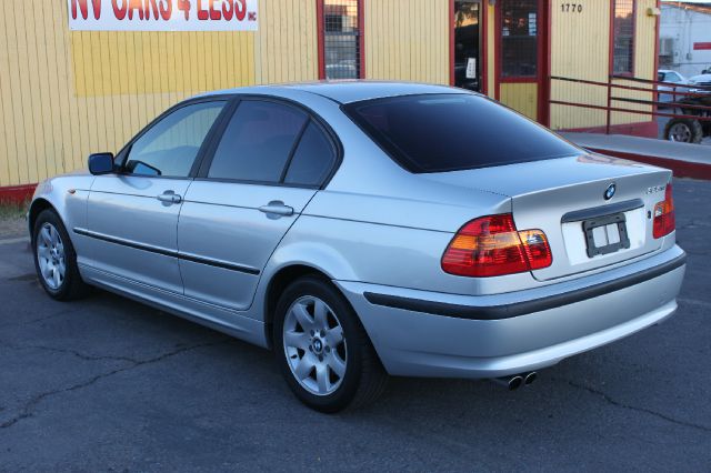 2002 BMW 3 series 2WD 4dr Heat