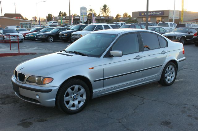 2002 BMW 3 series 2WD 4dr Heat