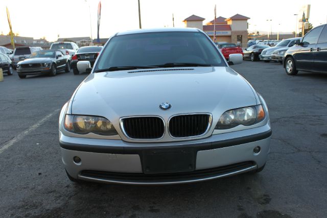 2002 BMW 3 series 2WD 4dr Heat