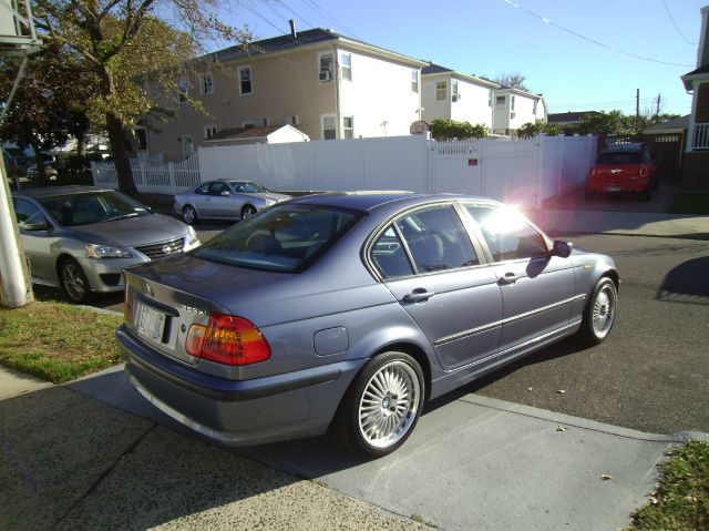 2002 BMW 3 series 2WD 4dr Heat