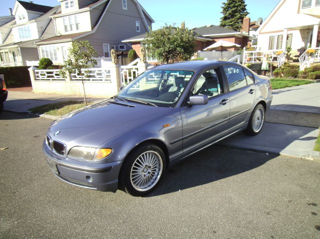 2002 BMW 3 series 2WD 4dr Heat