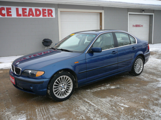 2003 BMW 3 series 4WD 4dr Heat